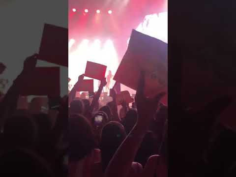 Tacones Rojos - Sebastian Yatra- En vivo
