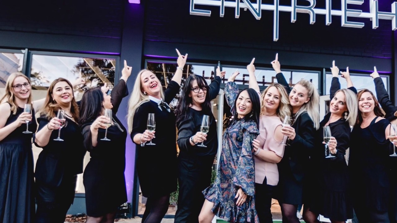 Lin-Riehl Braut und Abendmoden