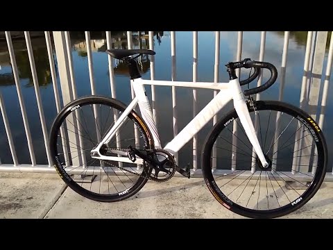 Clipping into the Aventon Mataro for the first time