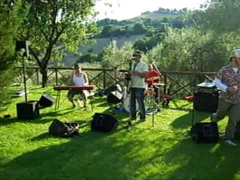 Montefiori Cocktail live in Ferretto (Fano) - Extra: Elia al soundcecchetel (video 1 di 14)