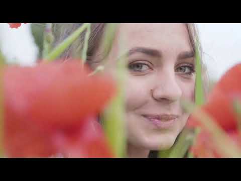 Entre dos mujeres - José Alberto Mugrabi 1986