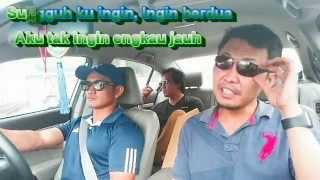 Download lagu D'Wapinz Band - Berharap Kau Setia mp3