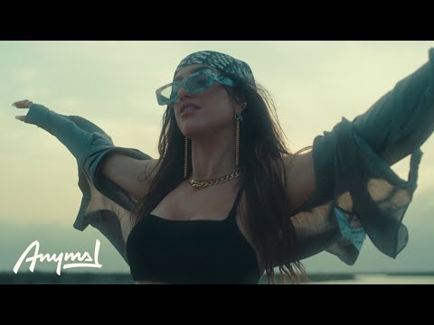 Valeria Canavati - Me Cayó El 20 (Video Oficial)