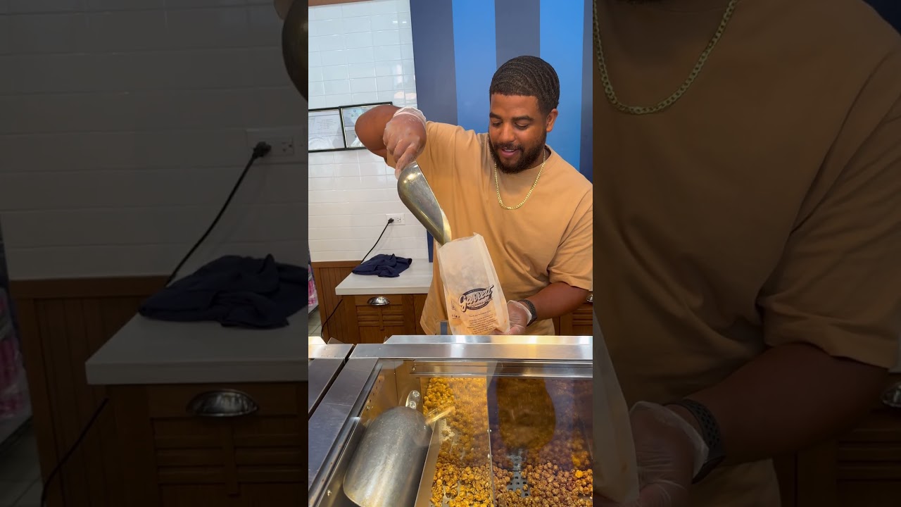 Making Garrett Popcorn’s Legendary Chicago Mix – Exclusive Look!