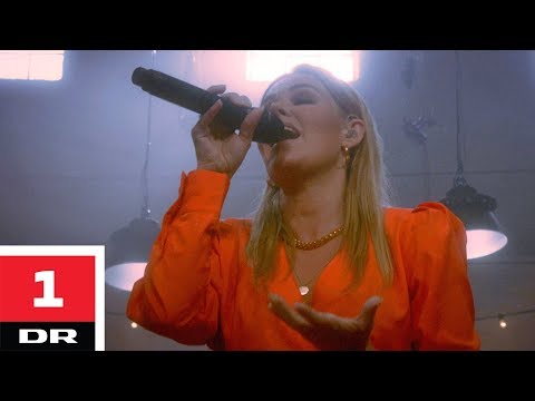 Lina Rafn - Jeg Danser Med Mig Selv I Nat | Helt Lyrisk | DR1