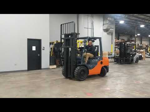 2015 Toyota 8FDU32 6500lb Pneumatic Diesel Forklift STK 7445