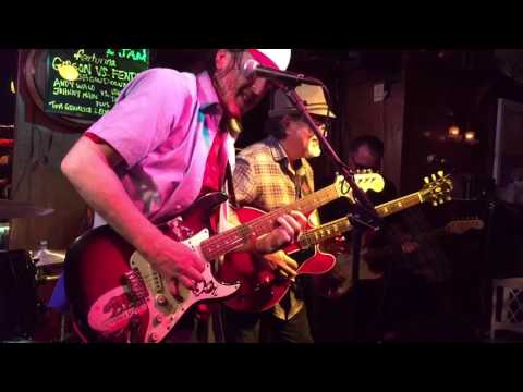 Gibson vs. Fender . Guitar Showdown .  Laundromat Blues .  December 2016.