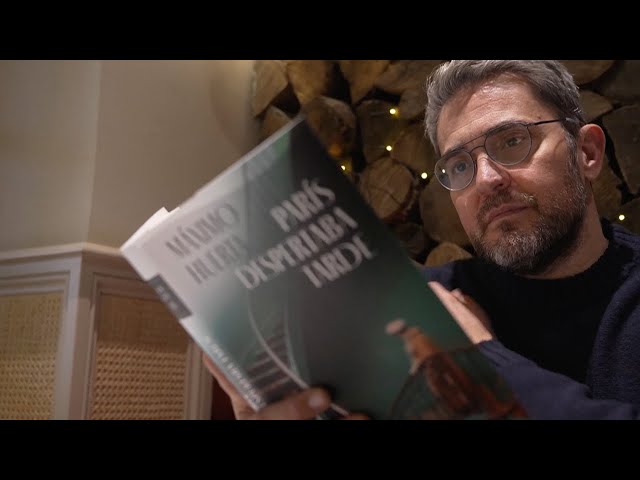 Vídeo relacionado con París despertaba tarde (Novela)