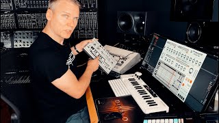 Video thumbnail for How I made my TB303 ACID sequences with the new D16 Phoscyon 2 by Kai Tracid