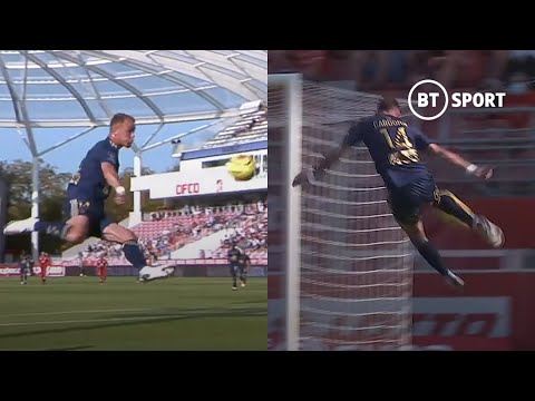 STUNNER ALERT! Brest forward Irvin Cardona scores phenomenal volley!