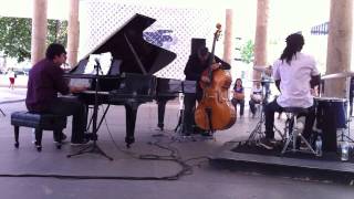 Eduardo Farias Trio (André Vasconcellos e Dedê Silva) - Aquelas Coisas Todas (Toninho Horta)