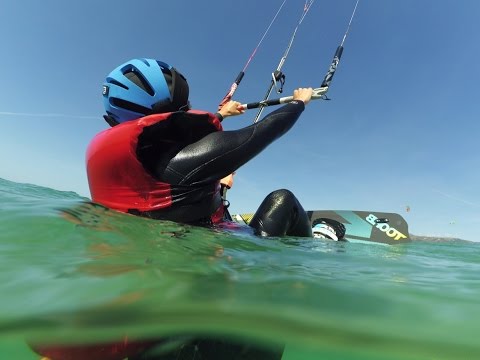 Kitesurfing lessons and courses in Tarifa, great time and good fun !