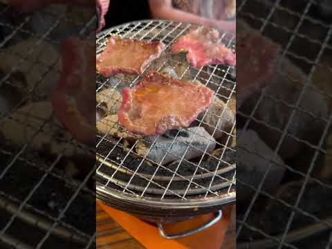 ¡¡Comiendo Yakiniku!! ︎Es demasiado delicioso... [Yakiniku 3-chome a la parrilla] #shorts #comer #Yakiniku #Gourmet #Restaurante Yakiniku #japón