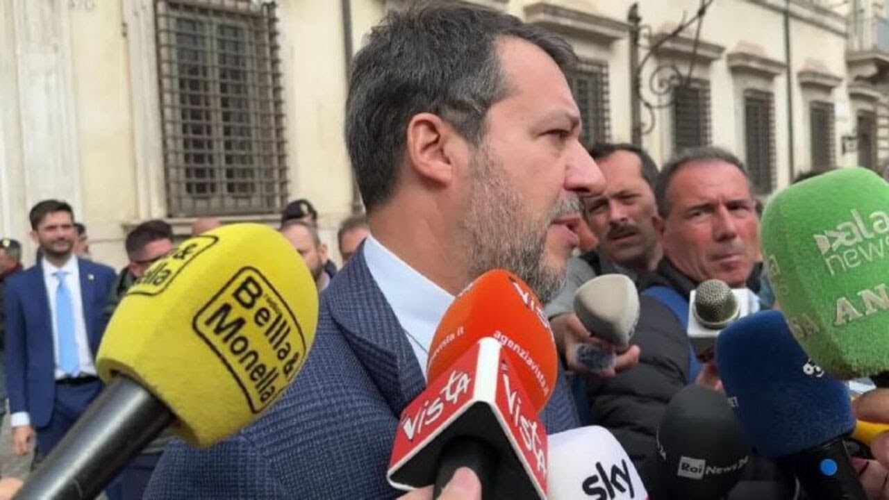 Salvini: Se seguissimo idee di Bonelli andremmo tutti in giro col monopattino come Toninelli