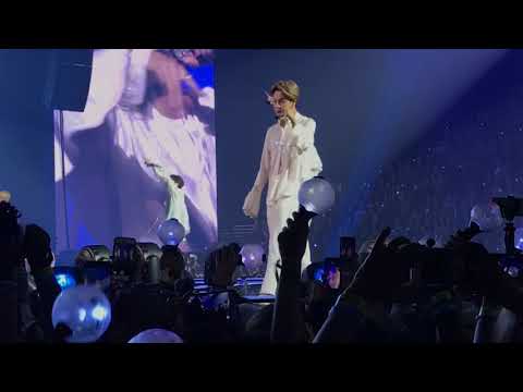 BTS - Run (Full Performance) - Love Yourself Tour in Newark 180929