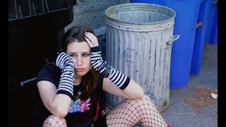 Emily Yacina – Talk Me Down