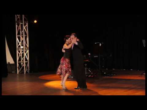  a  dance  to  the  milonga  "  La Espuela  "  by  Juan D'Arienzo  at  White Nights tango festival  in  2017