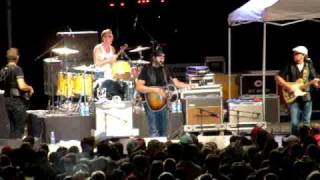 Randy Houser - "Mamas Don't Let Your Babies Grow Up to be Cowboys"