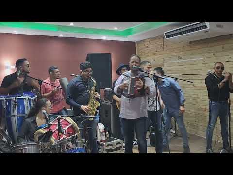 Kerubanda En El Coliseo De Mao - Un Problema Se Aproxima En Vivo