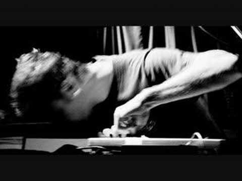 Micha Moor - Space (Eric Prydz Remix)