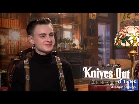 Jaeden Martell says he doesn’t take selfie’s