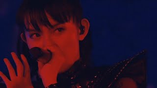 BABYMETAL - &#39;YAVA!&#39;「ヤバッ!」(Kami band intro) [LIVE PROSHOT] [SUBTITLED] [4K HQ]