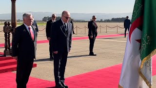Le Premier Ministre salue le Roi Abdallah II Bin Hussein à son départ d’Alger
