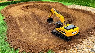 Miniature Mayhem: RC Excavator Builds a Rally City! 🏗️🚗💨