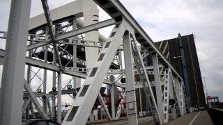 preview picture of video 'Brugopening Stadsbrug Zwijndrecht Basculebrug/ Basculebridge/ Pont Basculant/ Klappbrücke Dordrecht'
