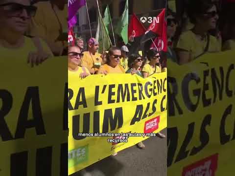 📢 Los profesores catalanes salen a la calle el primer día de clases
