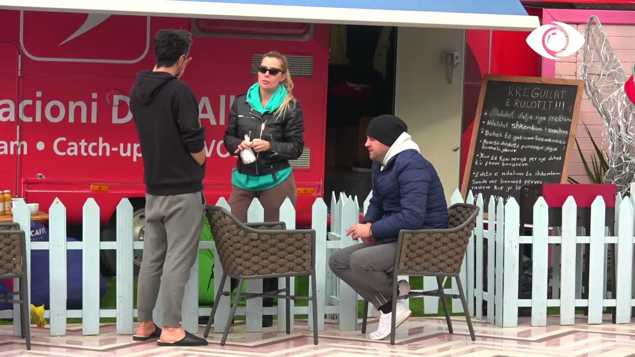 Çfarë kishte për të qeshur, Amosi kapet me Oltën: Pse u zgërdhive?!