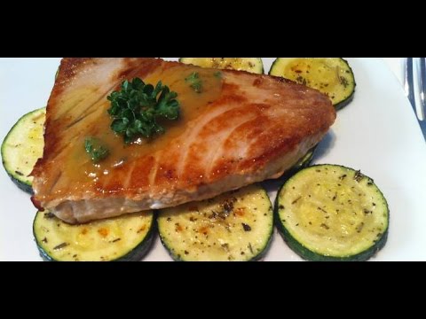Das Protein Thunfischsteak auf dem mediterranen Zucchinibett - Fitnessrezept
