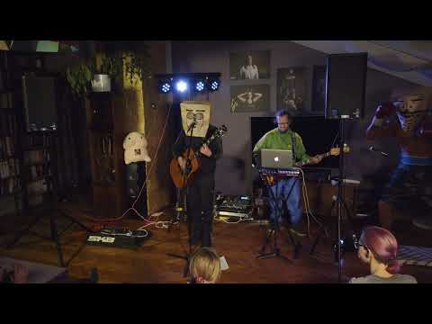 Dildo Baggins - Nie wstaję (koncert u Krzysia i Ani)