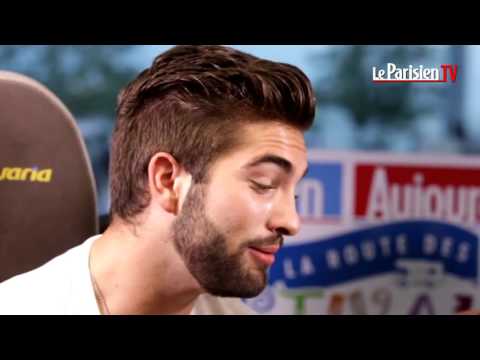 Kendji Girac et ses musiciens chante un cantique