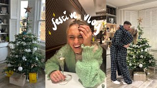 FESTIVE VLOG 2023 / PUTTING OUT TREE UP AD