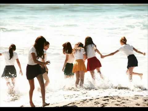 SNSD at the beach !!