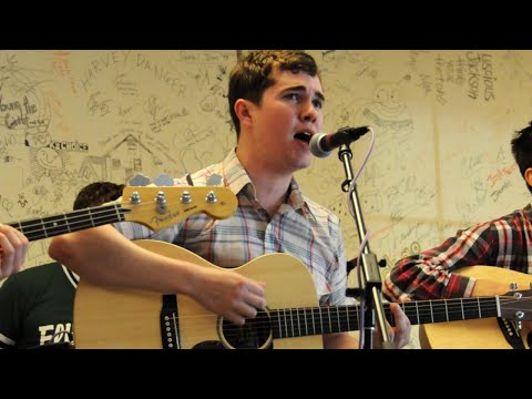 Surfer Blood - Floating Vibes (Live in the CD102.5 Big Room)