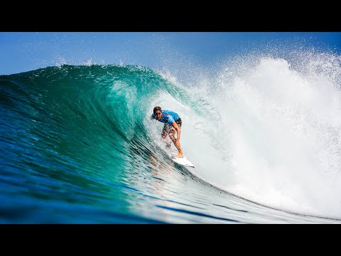 A Perfect 10 Wave by Stephanie Gilmore