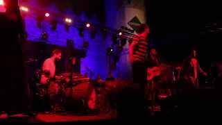 Canal hiperactivicat /// La iaia XXL + La Cobla Bisbal Jove al Pròxims de Calonge - 09/08/14