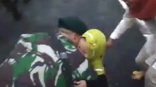 Histeris Seorang Anak Anggota TNI, Bertemu Ayahnya yang Terpisah 10 Bulan
