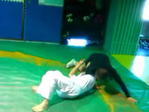 101226_01三枝さんのタックル切り.m4v