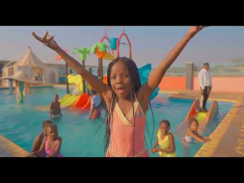 Mazombwe Kids ft Waxy Kay - Twinkle Twinkle (Official Music Video)