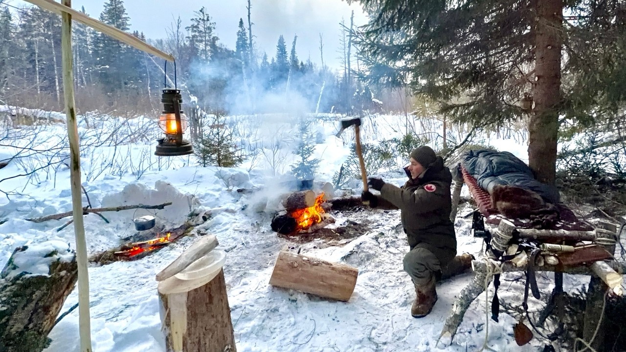 ДВА ДНЯ НА БОЛОТЕ БЕЗ ПАЛАТКИ | ПРОВАЛИЛСЯ ПОД ЛЁД В МОРОЗ - СПАС КОСТЕР | ХОЛО?