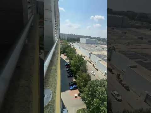 2 camere Auchan Titan mobilat si utilat — Video