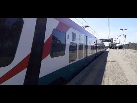 Leonardo Express. 2 Treni in transito alla stazione ferroviaria Fiera di Roma FL1.