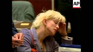 Courtney Love given rehab for drug offence