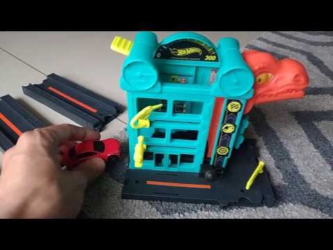 Pista Fuga do Dinossauro na Oficina Hot Wheels