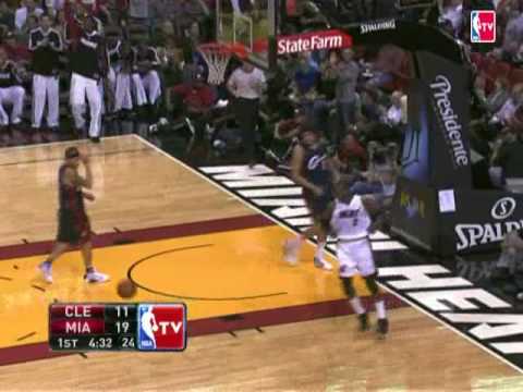 Dwyane Wade Soars