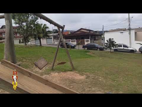 Praça que ninguém quer adotar, vire e mexe sobra para a prefeitura fazer a limpeza e combater o vandalismo.