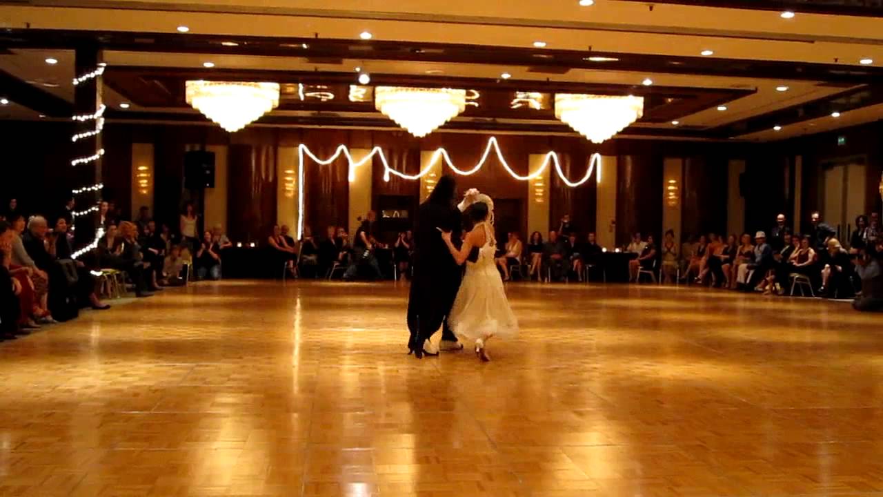 Eduardo Cappussi & Mariana Flores  - Tango week 2010